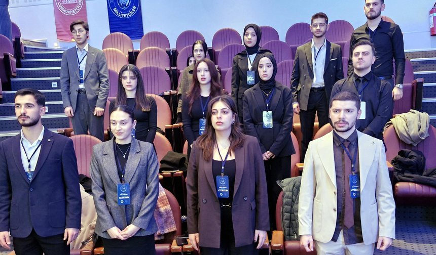 Üniversitelilerin simülasyonu TBMM'yi aratmadı