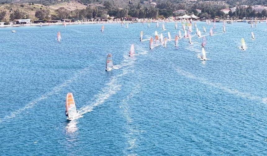 Windsurf Techno 293 Dünya Şampiyonası Foça'da devam ediyor