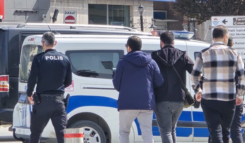 'Yolda yürüyen kadının fotoğrafını çekti' iddiası; çevredekiler tarafından darbedildi