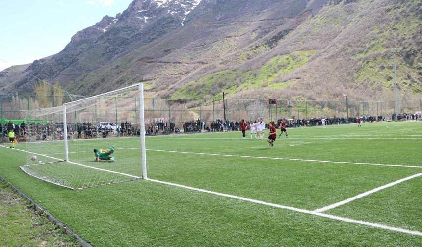 Yüksekova Spor, sahasında Galatasaray GAİN'i 2-1 mağlup etti