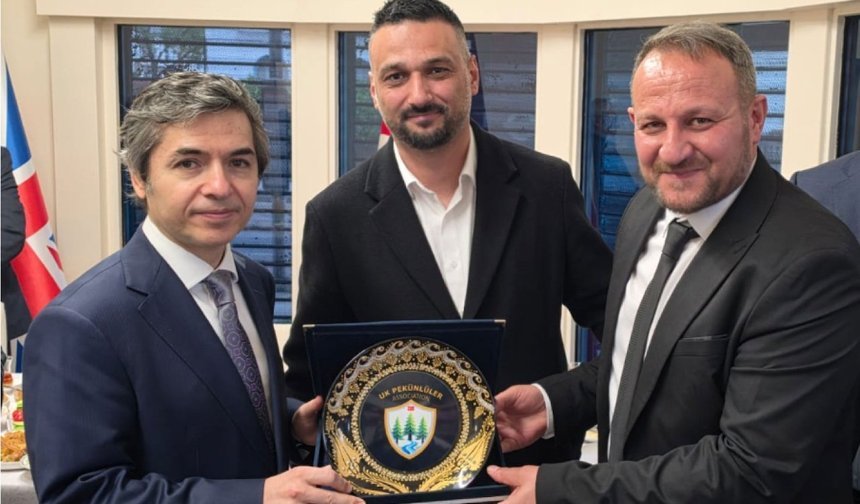 Londra’da Pekünlüler buluşmasında birlik mesajı