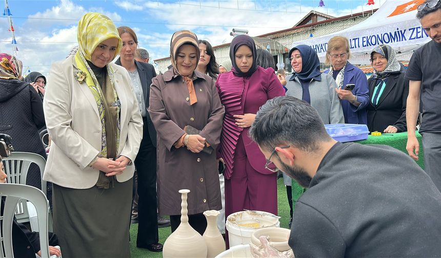 AK Parti'li Ercan, Kütahya'da kadınlarla bir araya geldi