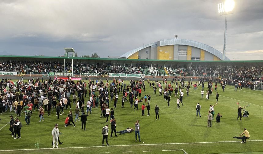 Amed Sportif Faaliyetler taraftarlarından Iğdır'da Süper Lig kutlaması