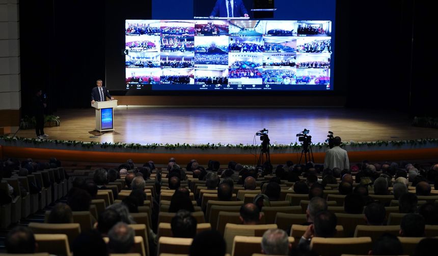 Bakan Tekin, 'Eğitim Kurumları Yönetici Yetiştirme Programı'nın ilk dersini verdi