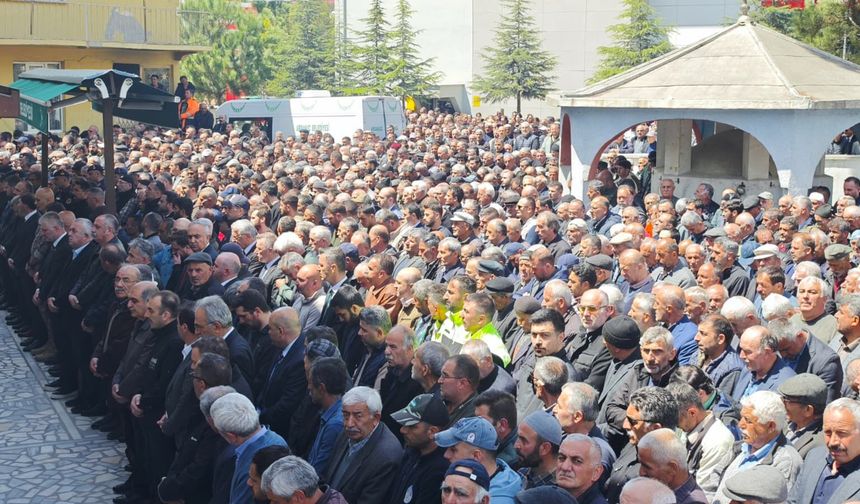 Çığ altındaki cansız bedenine 125 gün sonra ulaşılan çoban toprağa verildi