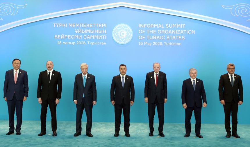 Cumhurbaşkanı Erdoğan, Türk Devletleri Teşkilatı Gayriresmi Zirvesi'nde aile fotoğrafı çekimine katıldı