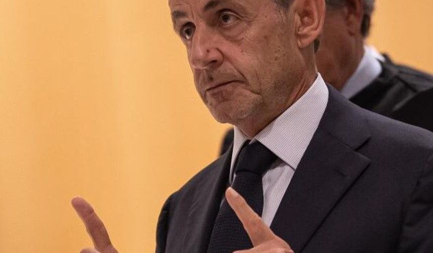 Fransa Cumhurbaşkanı Sarkozy için istenen ceza