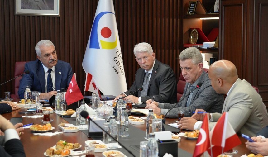 Gebze Ticaret Odası, Burlington Ticaret Odası ile 'Kardeş Oda Protokolü' imzaladı