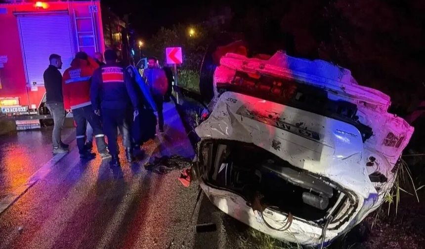 Kütahya'da otomobil takla attı: 4 yaralı