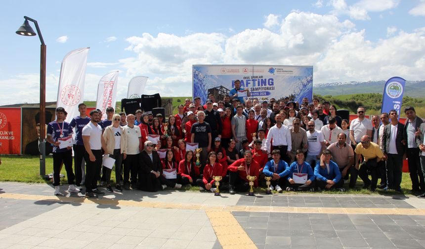 Murat Nehri'nde rafting şampiyonası sona erdi