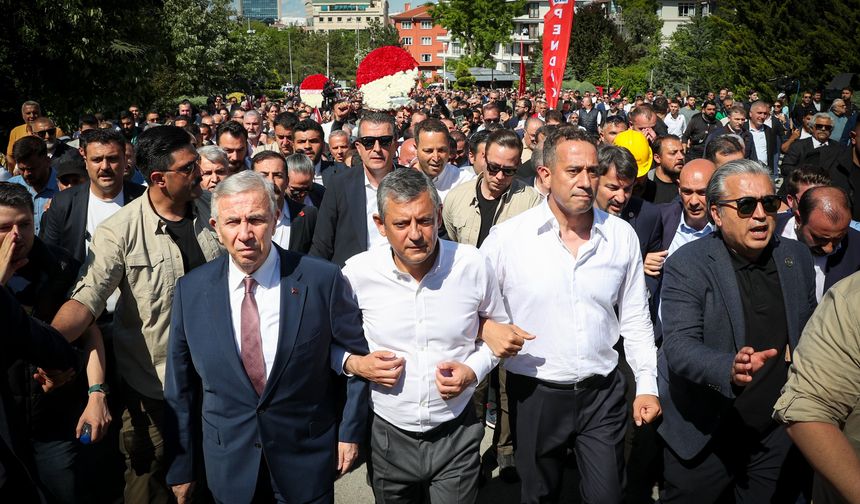 Özgür Özel: Derhal kurultay yapın, partiyi seçilmiş bir genel başkana kavuşturun / Ek fotoğraflar