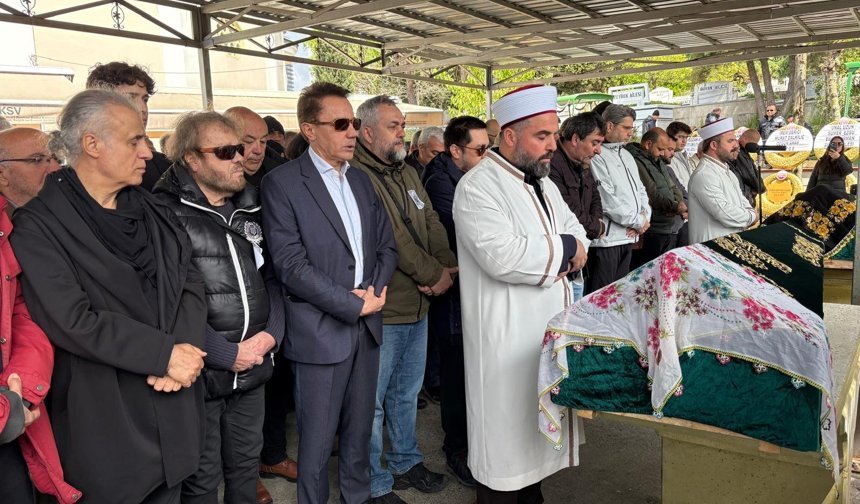 Şarkıcı Tülay Özer son yolculuğuna uğurlandı