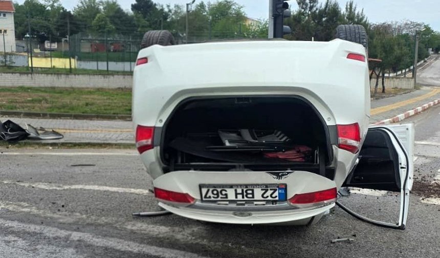 Takla atan otomobilin sürücüsü yaralandı