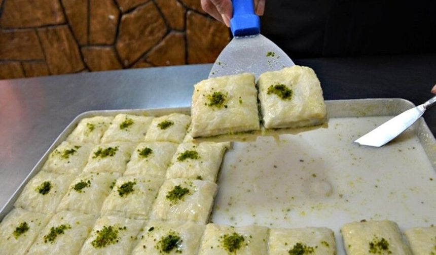 Tarifi sır gibi saklanan 'Yalova sütlüsü' bayram sofraları için hazırlanıyor
