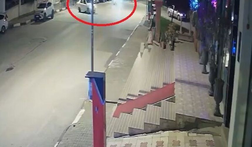 Tokat'ta 2 otomobilin çarpıştığı kaza kamerada