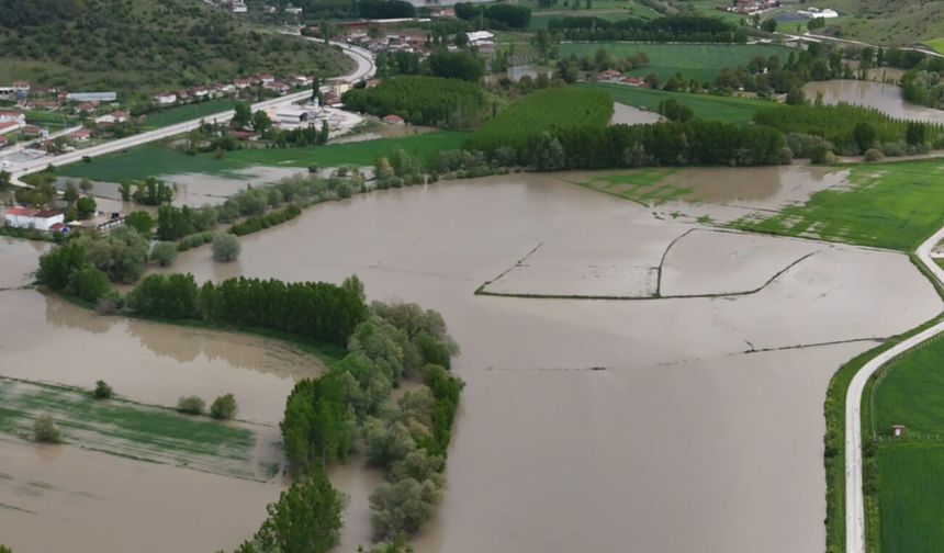 Tokat'ta su altında kalan tarım arazileri dronla görüntülendi