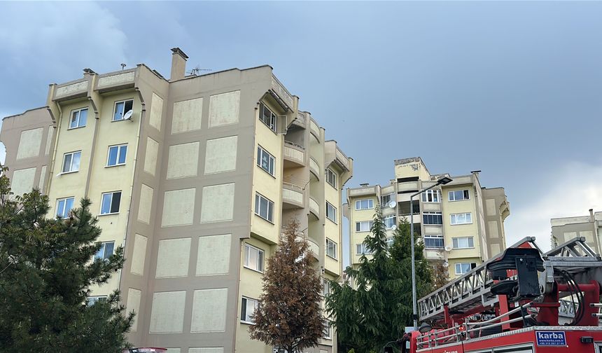 Asansör dairesinde çıkan yangın söndürüldü