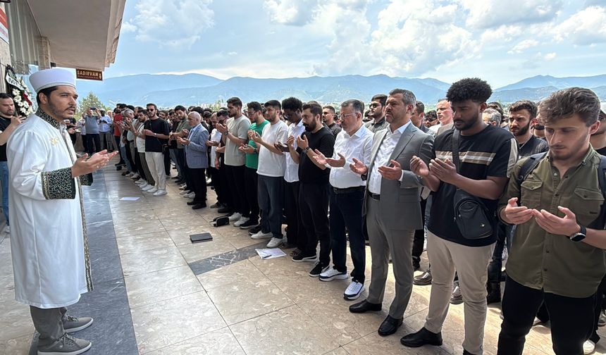 Aydınlatma direğine çarpan motosikletteki 2 üniversite öğrencisi öldü (2)