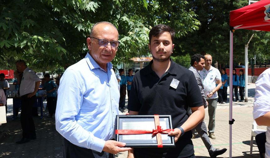Ayla öğretmenin adı memleketi Manisa'daki kütüphanede yaşatılacak