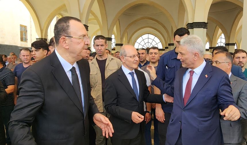 Bakan Bolat: Önceliğimiz Suriye halkının selameti oldu (2)
