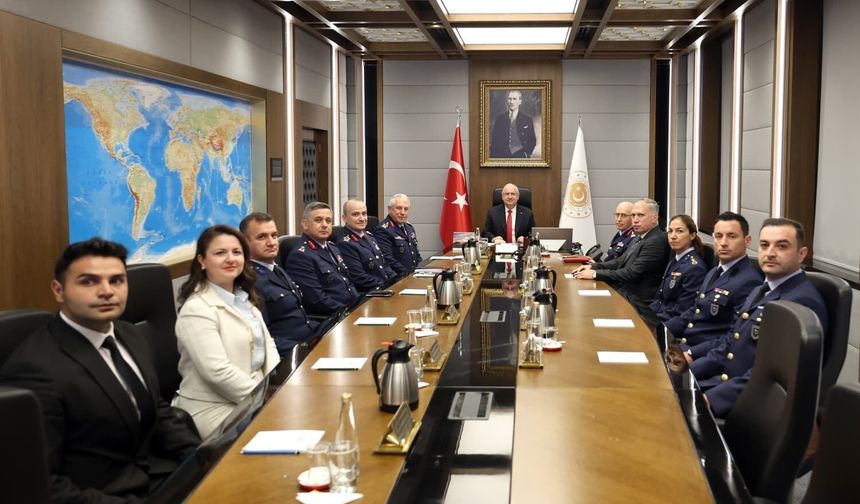 Bakan Güler, Hava Kuvvetleri Komutanı Kadıoğlu'nu kabul etti