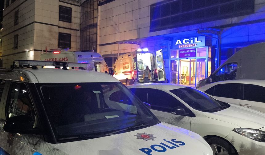 Batman'da düğünden dönen ailenin bulunduğu hafif ticari araç takla attı: 6 yaralı