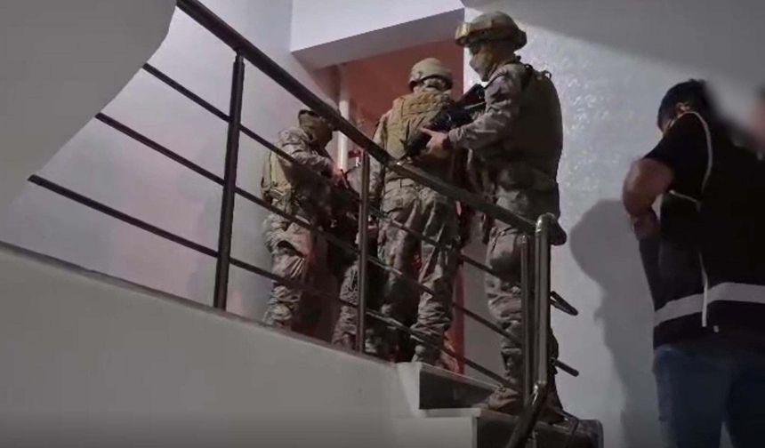 Çanakkale merkezli 11 ilde göçmen kaçakçılığı operasyonu: 41 tutuklama