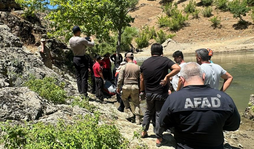 Çayda kaybolan Vedat'ın arama çalışmalarının 17'nci gününde cansız bedeni bulundu / Ek fotoğraflar