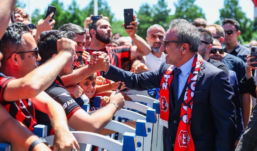 Chobani CEO'su Hamdi Ulukaya'dan Erzincanspor'a destek / Fotoğraf eklendi
