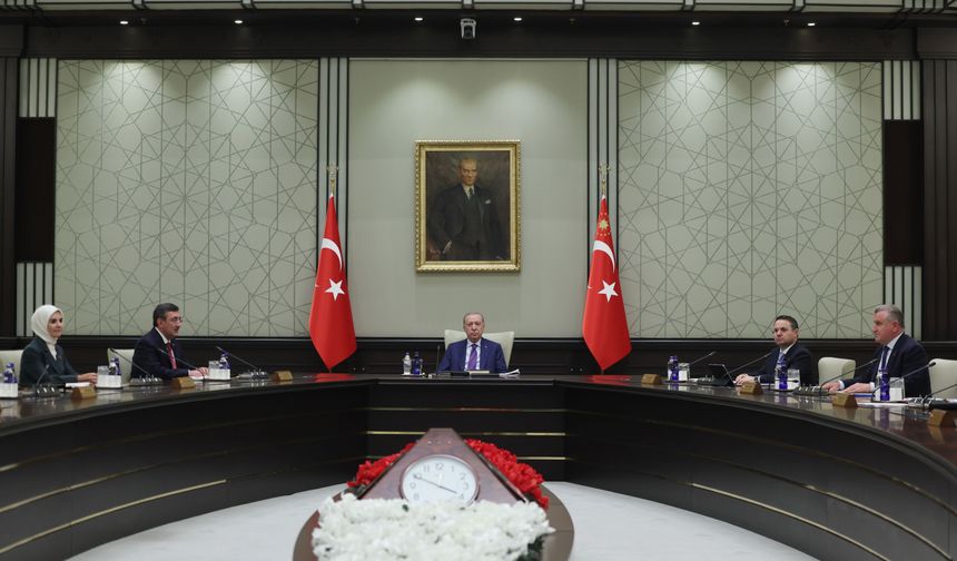Cumhurbaşkanı Erdoğan: Ana muhalefet partisi içindeki tartışmaların hiçbiri bizi ilgilendirmiyor