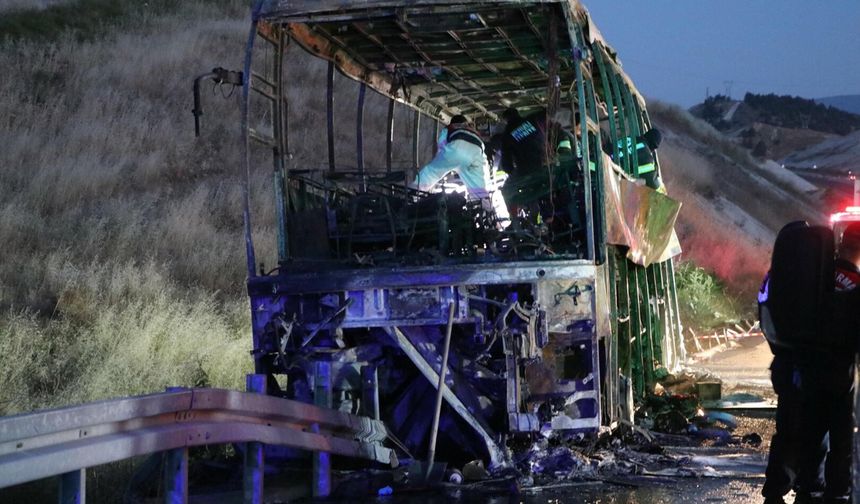 Denizli'deki kazada 9 aylık bebeğiyle ölen baba, eşi ve oğlunu kurtarmış