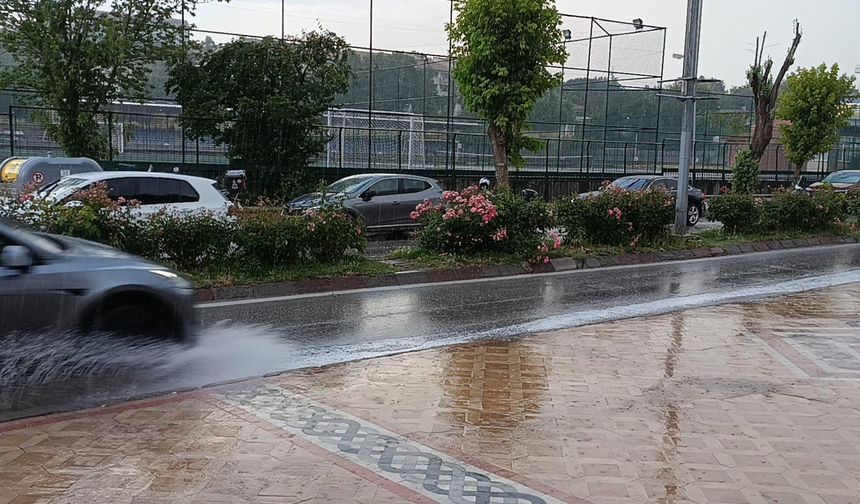 Edirne ve Kırklareli'de sağanak etkili oldu