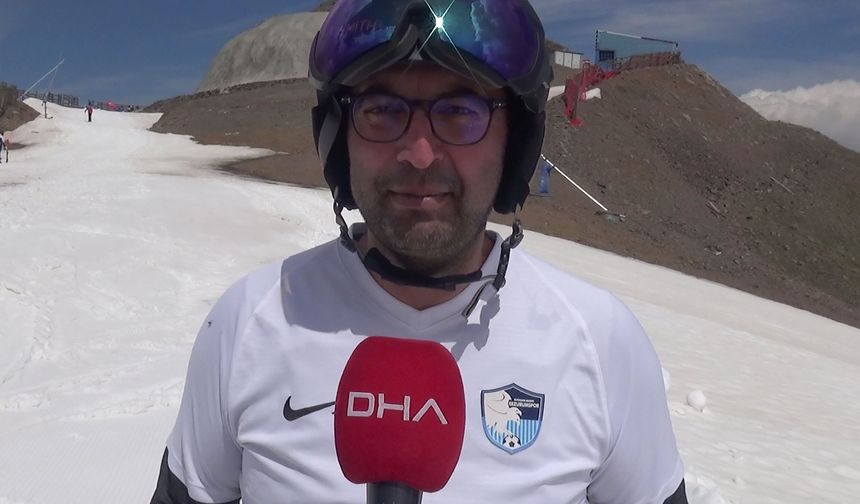 Erzurum Palandöken'de babaların kayak yarışı