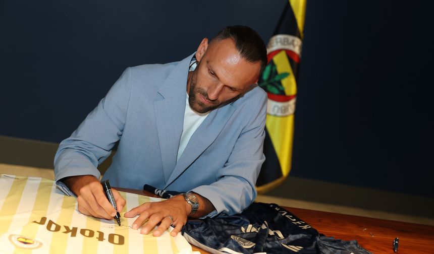 Fenerbahçe, Vedat Muriqi ile 3 yıllık sözleşme imzaladı