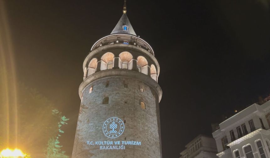 Galata Kulesi'nde Sıfır Atık Haftası nedeniyle ışık gösterisi gerçekleştirildi