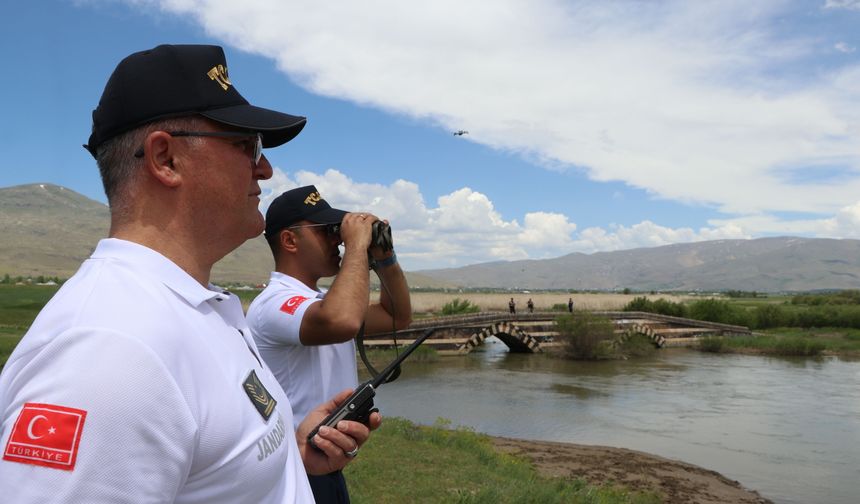 Jandarma, inci kefali nöbetinde; dron destekli botlarla 7/24 denetim/Ek fotoğraflar