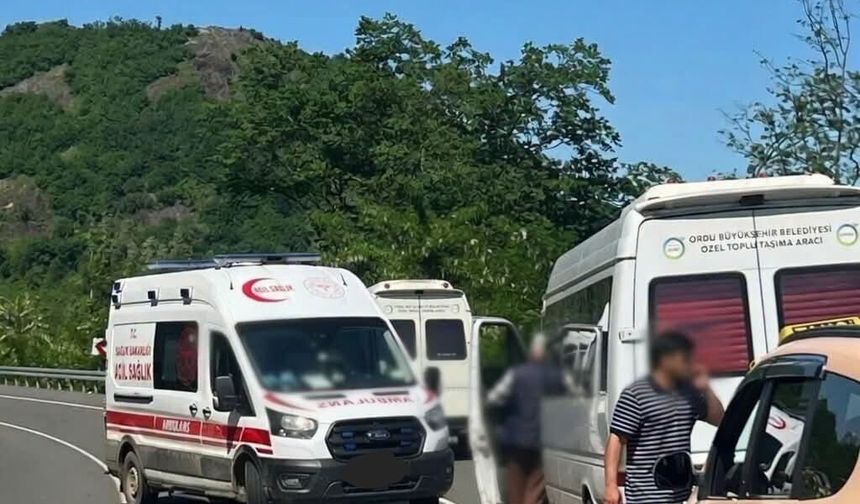 Kalp krizi geçiren minibüs şoförü faciayı önledi, yaşamını yitirdi