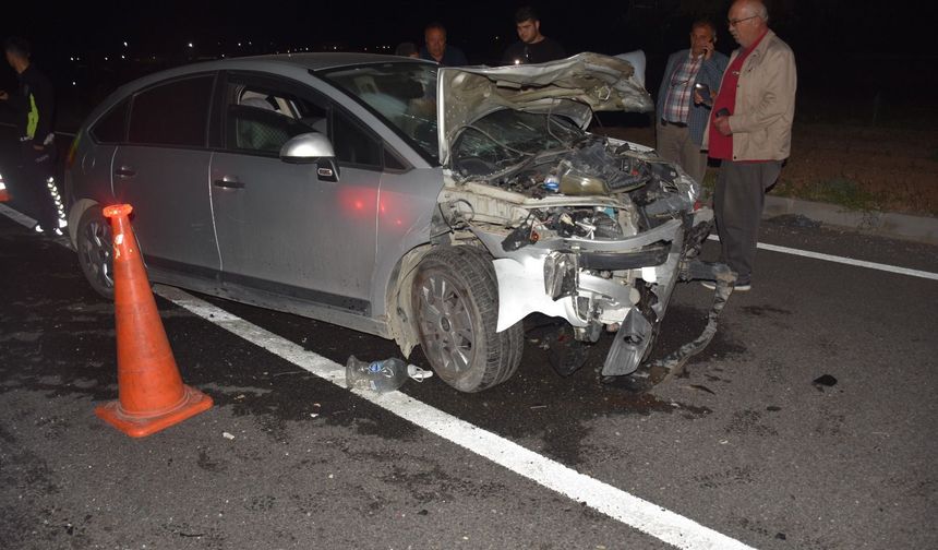 Kırıkkale'de otomobil, arıza yapan otomobile çarptı: 6 yaralı
