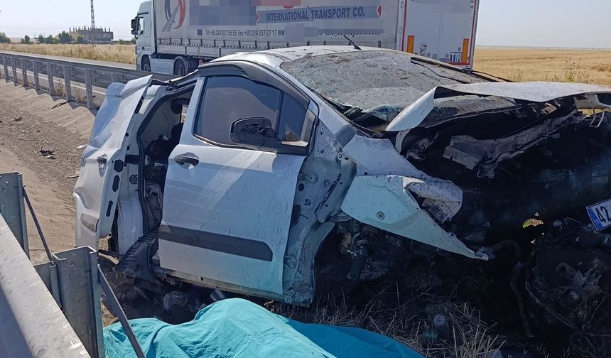 Mardin'de hafif ticari araç bariyere çarptı: 1 ölü, 2 yaralı