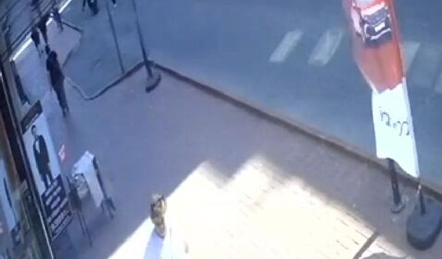 Motokuryenin 10 yaşındaki çocuğa çarptığı kaza kamerada