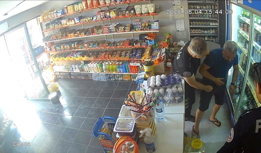 Nefes borusuna şeker kaçan bakkalı, polis Heimlich manevrasıyla kurtardı