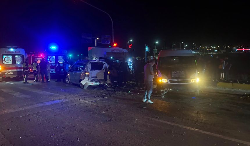 Niğde'de zincirleme kaza: 10 yaralı