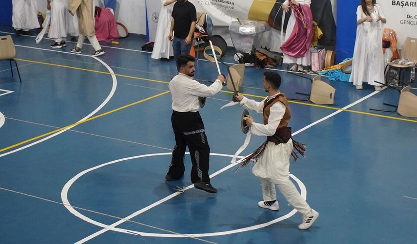 Öğretmenlerin dans topluluğu, Siirt'in kültürünü halk oyunlarıyla sahneye taşıyacak