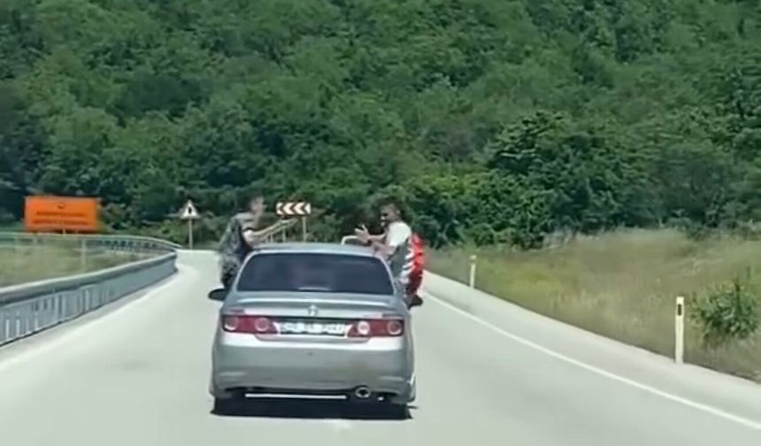 Otomobilin camlarından sarkanlara para cezası