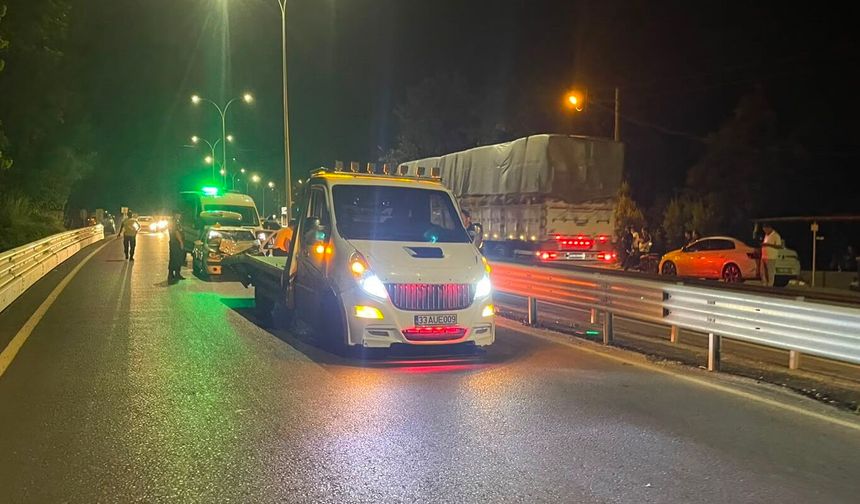 Otomobilin çarptığı kadın yaşamını yitirdi