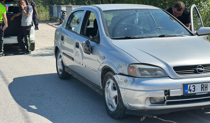 Otomobille çarpışan motosikletin sürücüsü ağır yaralandı