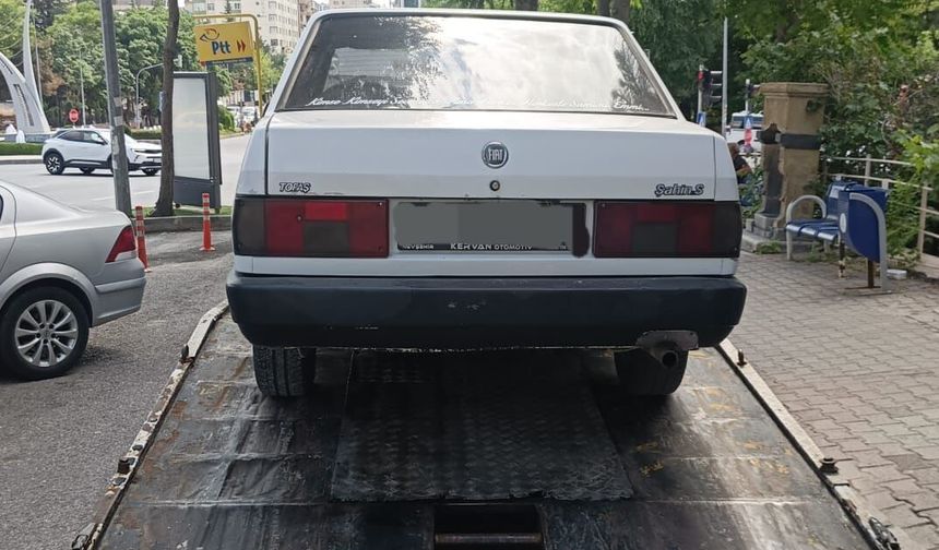 Otomobille önünü kestiği aracın sürücüsüne balta teşhir etti, 420 bin lira ceza aldı