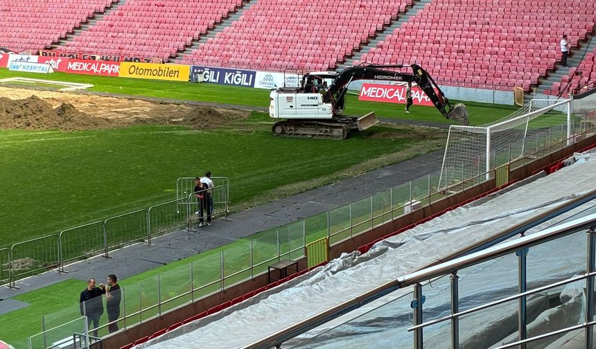 Samsun 19 Mayıs Stadyumu'nun zemini yenileniyor