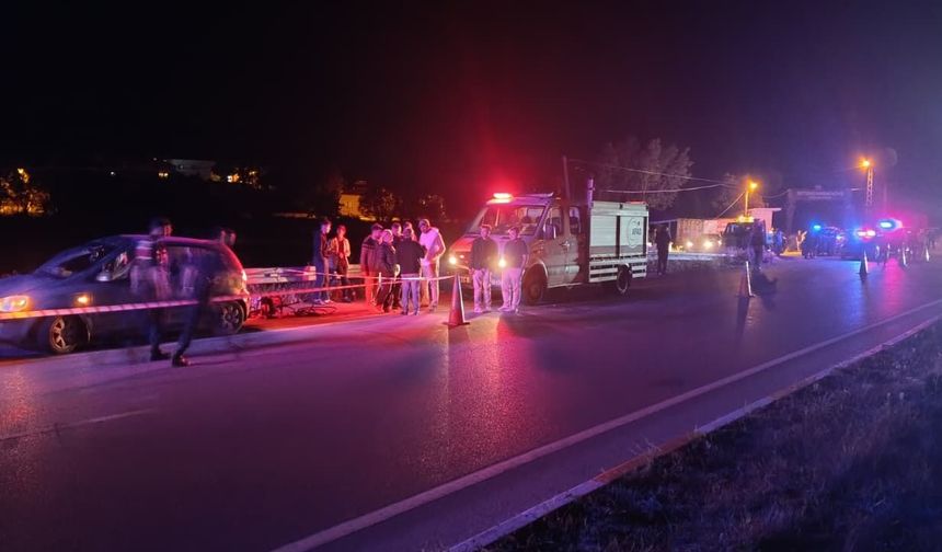 Sivas'ta iki otomobil çarpıştı: 1 ölü, 3 yaralı