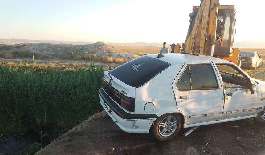 Tarım işçisi ailenin otomobili kanala uçtu: 3 çocuk öldü, 4 kişi yaralandı
